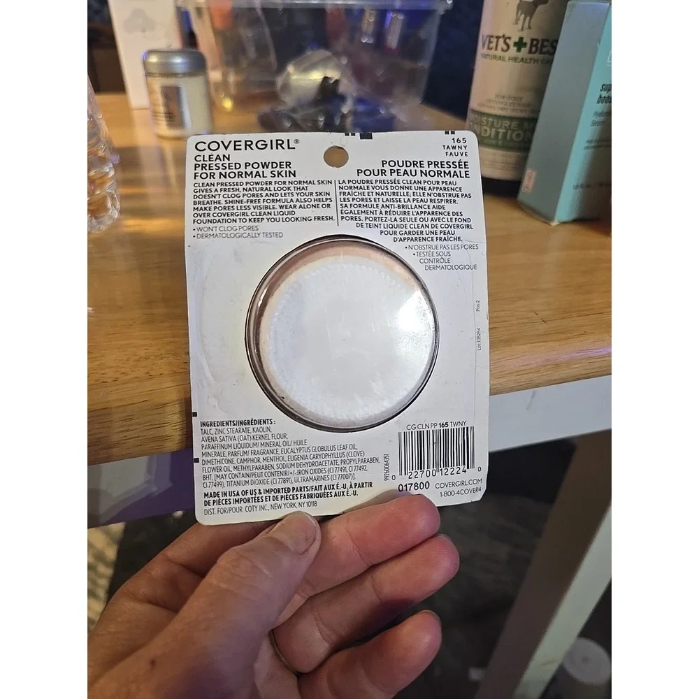 COVERGIRL Clean Pressed Powder Normal Skin -‎ 165 Tawny - 0.39 oz Powder NIP